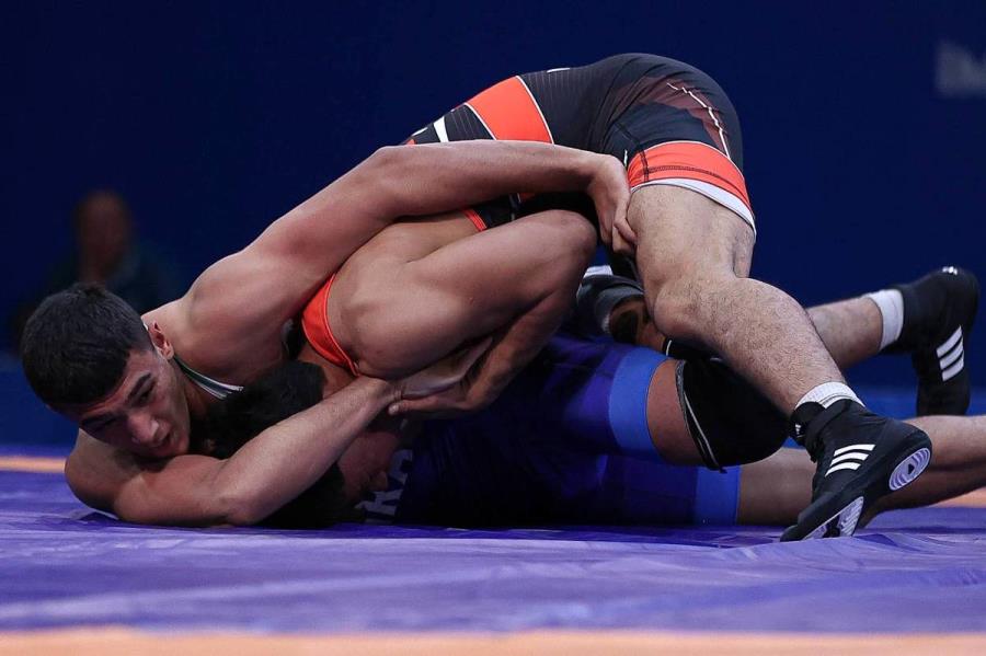 صعود دو کشتی‌گیر به فینال و رده‌بندی/ دو ملی پوش ایران در شانس مجدد